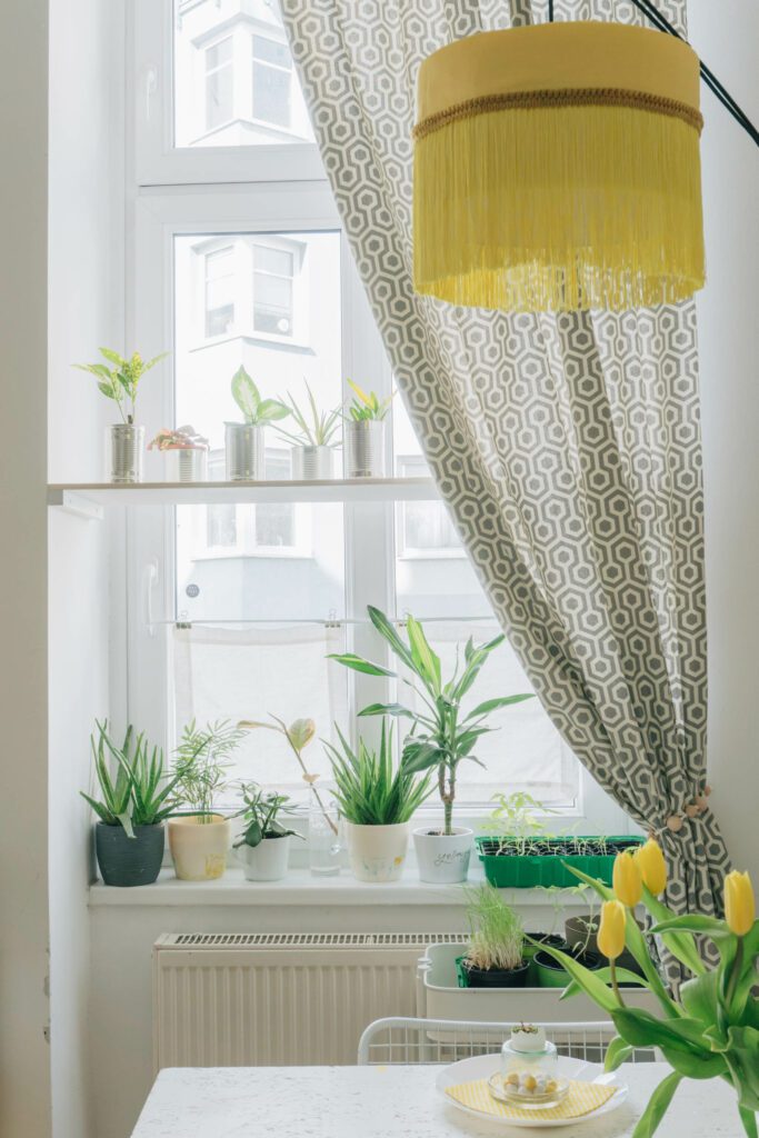 DIY Wohnzimmer: DIY Mini-Fenster-Vorhänge als Sichtschutz - Der DIY  Lifestyle Blog