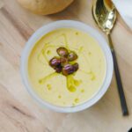 Butternusskürbis: Suppe mit Mais und Kalamato Oliven
